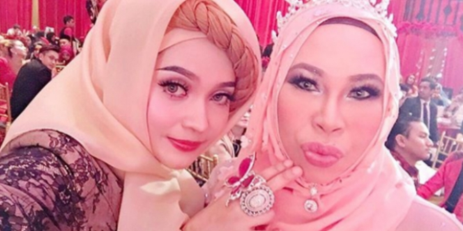 Gaya Jilbab Frozen Artis Jadi Sorotan, Apa yang Keliru?