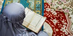 Faedah di Balik Rutin Baca Surat Al Waqiah