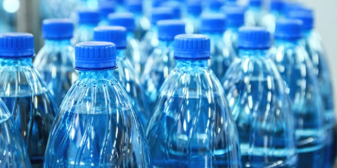 WHO Kaji Laporan Air Minum Kemasan Tercemar Mikroplastik
