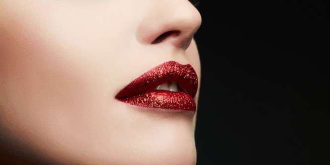 Tren Baru, Pakai Lipstik Glitter Ala Taylor Swift
