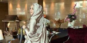 3 Referensi Gaun Pengantin untuk Hijaber, Anggun dan Syar'i