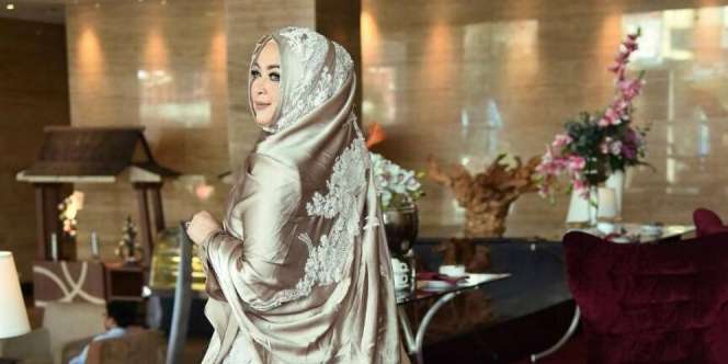3 Referensi Gaun Pengantin untuk Hijaber, Anggun dan Syar'i