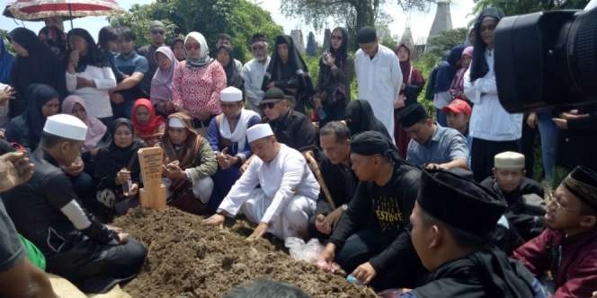 Kebiasaan Terpuji Istri Kedua Opick Semasa Hidup