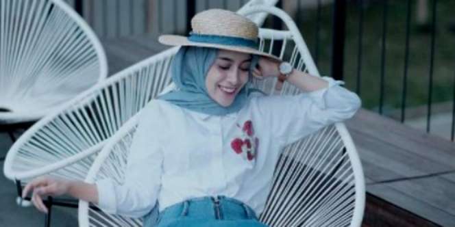 3 Inspirasi Kenakan Fringe Jeans dari Selebgram Berhijab