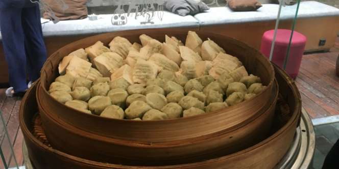 RoCa Sajikan Kuliner Jalanan di Hotel Bintang Lima