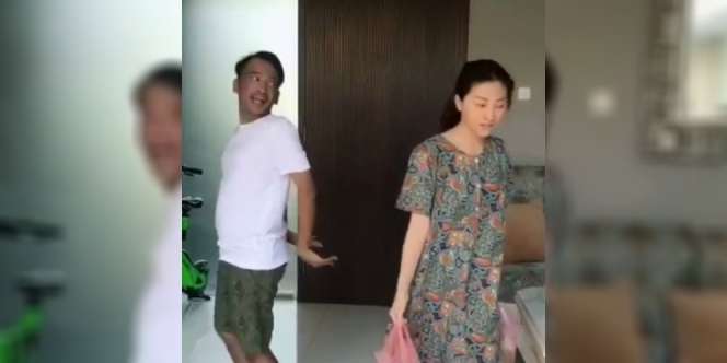 Sarwendah Cuma Bisa `Nyengir` Lihat Kelakuan Ruben