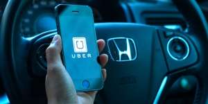 Barang-barang yang Kerap Tertinggal di Mobil Uber