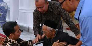 Penyumbang Pesawat Pertama Indonesia Bertemu Jokowi