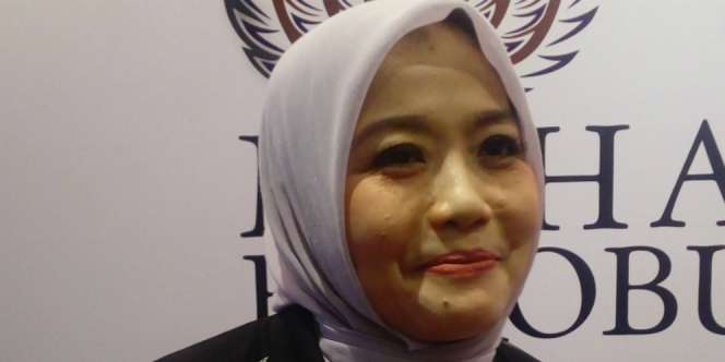 Lewat Busana Muslim, Tuty Adib Lestarikan Kain Nusantara