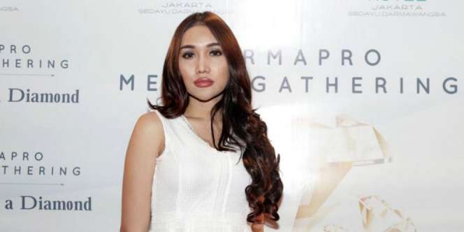 Ditanya Soal Transgender, Lihat Ekspresi Lucinta Luna