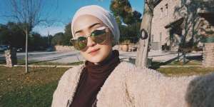Suzana Manaf, Istri Pembalap Malaysia yang Curi Perhatian