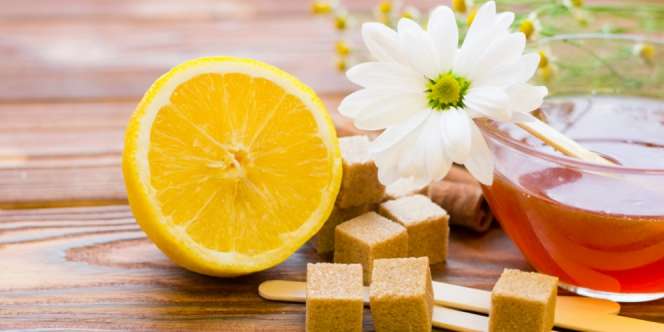 Atasi Semua Masalah Kulit dengan Racikan Madu dan Lemon