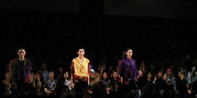Rama Dauhan Padukan Batik dengan Street Style di PIFW 2018 