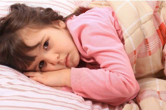 Camilan yang Harus Dihindari Si Kecil Demi Tidur Berkualitas