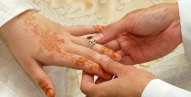 Gaya Berhubungan Suami Istri Menurut Islam