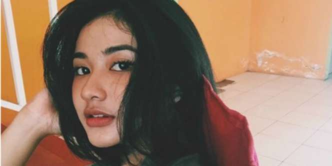 Posting Foto SIM, Jenis Kelamin Artis Cantik Ini Bikin Bingung