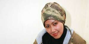 Kala Hidayah Ketuk Hati Lady Rocker Mel Shandy Berhijab