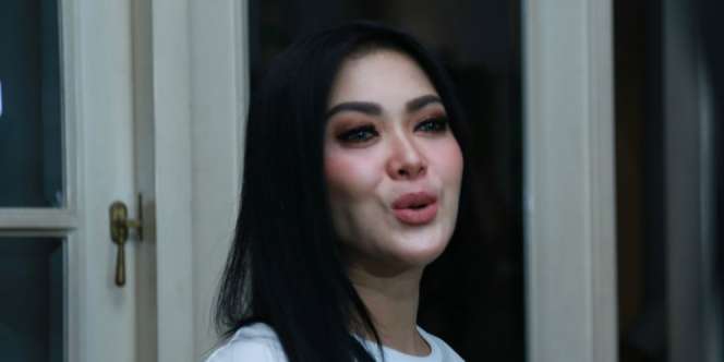 Syahrini Tengah Berduka