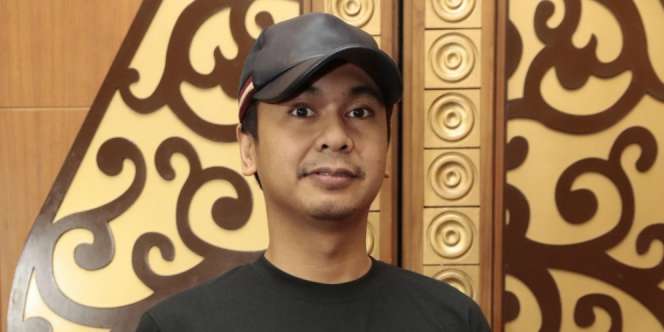 Raditya Dika Unggah Foto Ini, Netizen Salfok Sosok Mengerikan!