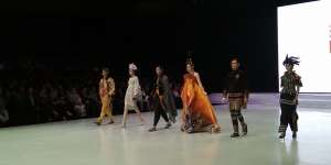 Tiga Budaya Nusantara Warnai Indonesia Fashion Week 2018