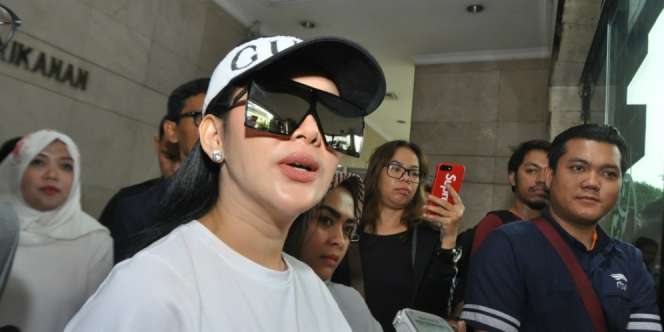 Merasa Iba, Syahrini Berangkatkan Lagi Korban First Travel