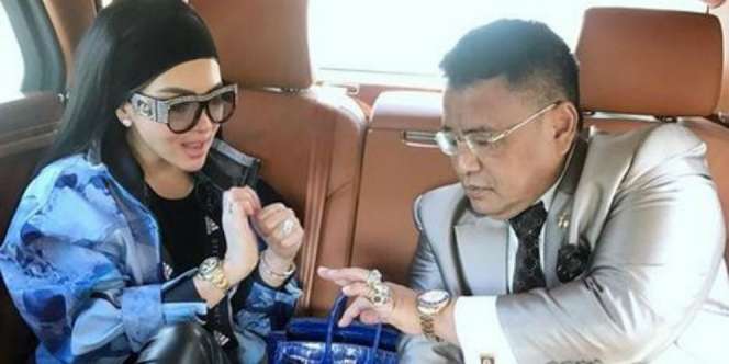 Hotman Paris & Syahrini Adu Cincin Berlian, Berat Punya Siapa?