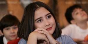 Dipasangkan Cincin, Prilly Latuconsina: Yeah, Aku Dilamar?