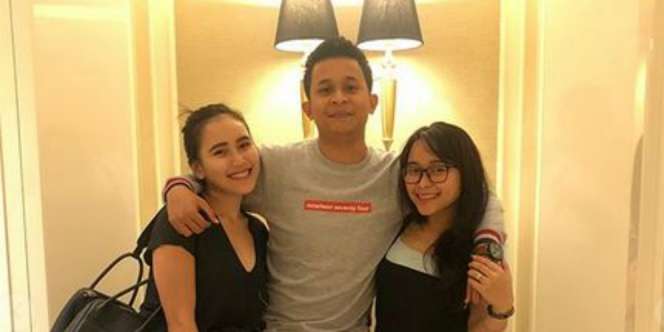 Style Pacar Adik Ayu Ting Ting Jadi Sorotan, Lihat Sepatunya!