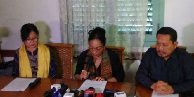 Sambil Menangis, Sukmawati Minta Maaf Soal Puisi