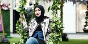 Intip Gaya Dian Pelangi yang Terlihat Semakin Awet Muda