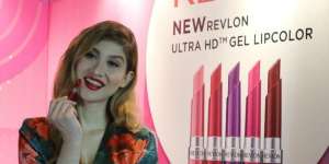 Tampil Cantik Hanya dengan Lipstik Merah