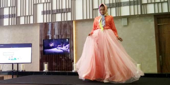 Ayam Jago di Mangkok Bakso Jadi Desain Unik di dalam Busana