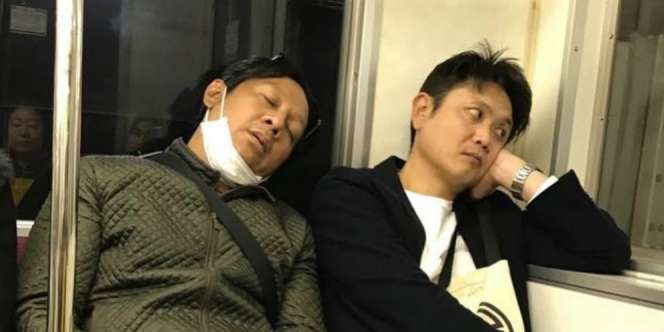 Foto-foto Liburan Andre Taulany di Jepang Bikin Netizen Ngakak