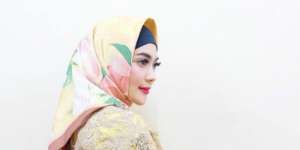 Lama Tak Muncul, Penyanyi Seksi Ini Mantap Menutup Aurat