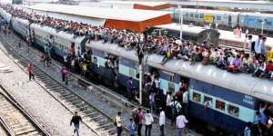 Horor! Kereta 1000 Penumpang Meluncur Tanpa Lokomotif