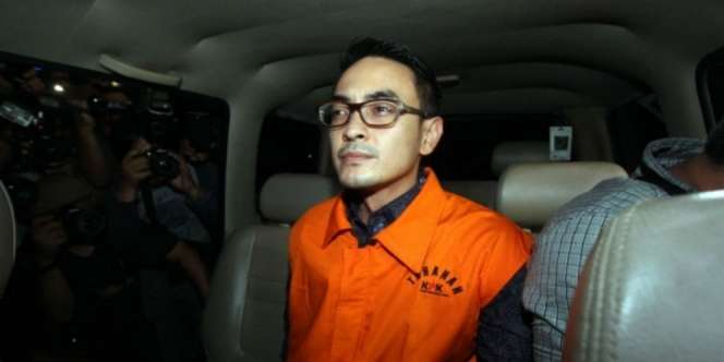 KPK Resmi Tahan Zumi Zola