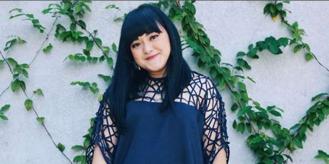 Tangan Dingin Lizzie Parra di Balik Brand Kosmetik Lokal BLP