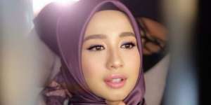 Gaya Makeup Laudya Cynthia Bella Bikin Wajah Bersinar