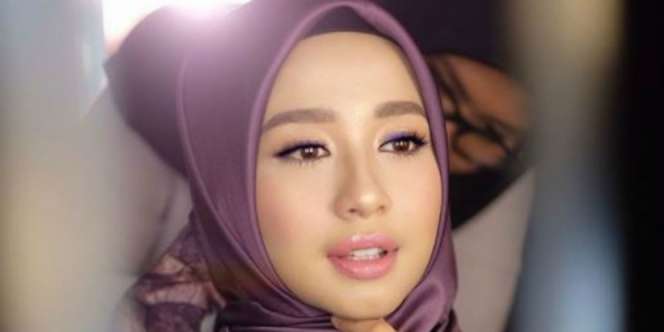 Gaya Makeup Laudya Cynthia Bella Bikin Wajah Bersinar