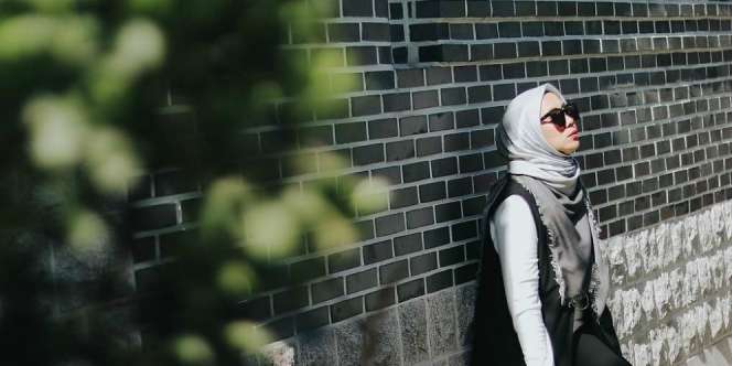 Mengenal Sosok Istri Abdel Achrian yang Modis Bak Hijaber Hits