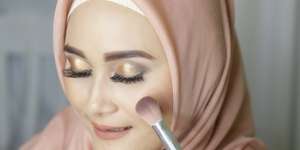 Mau Riasan Flawless? Ikuti Tips Pakai Foundation Ini