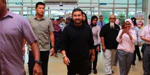 Pangeran Johor Bayar Belanjaan Pengunjung Mal Hingga Rp3,5 M