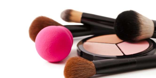 Wajib Dicoba! 4 Cara Mudah Membersihkan Beauty Blender