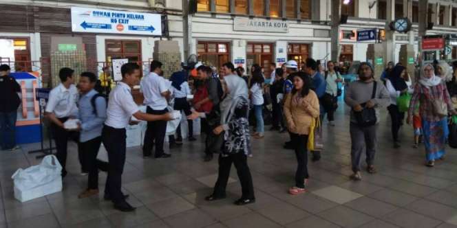 Alhamdulillah, Pemudik KAI Dapat Buka dan Sahur Gratis