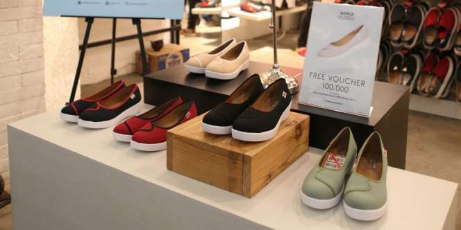 Sepatu Berhak yang Nyaman Buat Wanita Aktif