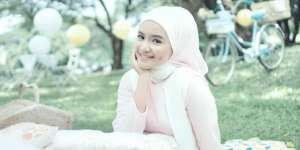 Dua Tahun Berhijab, Intan Nurani Makin Memesona