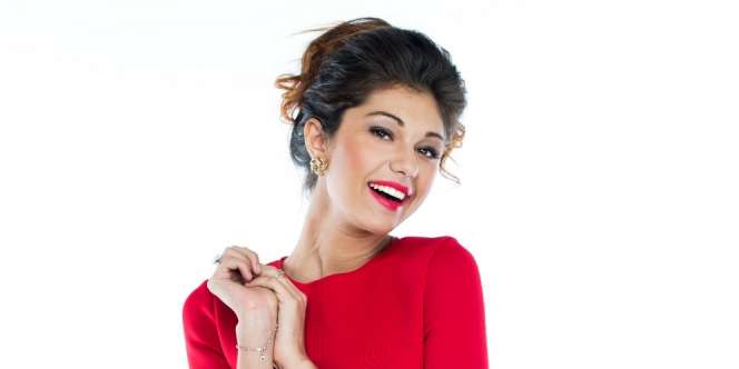 4 Trik Makeup Ini Cocok Dipadukan dengan Gaun Merah