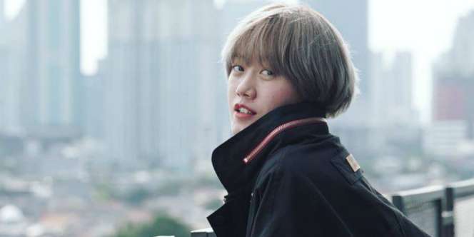 Ria SW: YouTuber Kocak Si Penantang Cabai