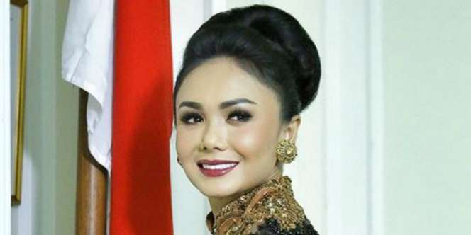 4 Penampilan Yuni Shara Berbusana Tradisonal, Bukti Awet Muda!