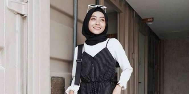 3 Cara Bikin Outfit Overall Hijabers Makin Stylish